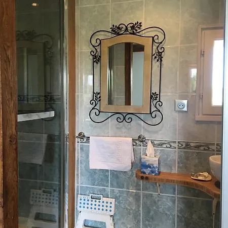 Le Clos De Tournes Bed & Breakfast